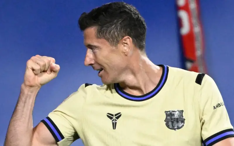 مصير الصفقة في يد مانشستر سيتي.. كيف يمكن لبيب جوارديولا منح بديل ليفاندوفسكي لبرشلونة؟!
